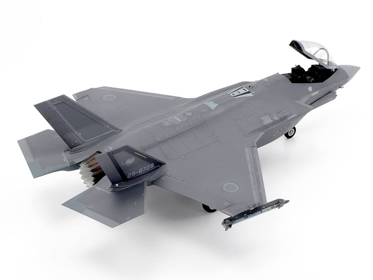 1:72 F-35A Lightning II Plastic Model Kit V2569