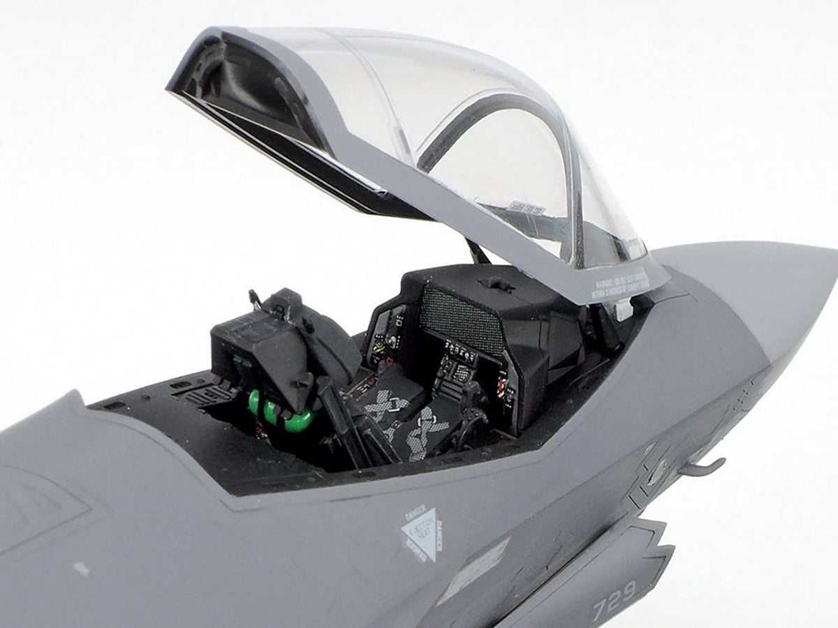 1:72 F-35A Lightning II Plastic Model Kit V2569