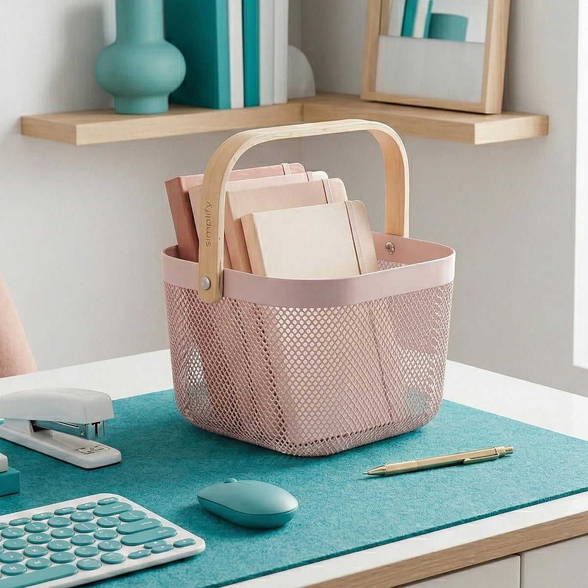 Small Mesh Storage Basket with Wooden Handle I284